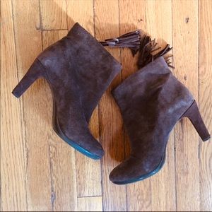 🛍Anne Klein Suede Fringe Ankle Booties (8M)🛍